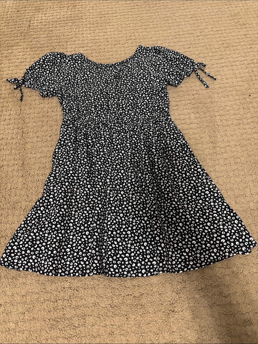 Cat & Jack Black and White Floral Puff Sleeve Smocked Dress